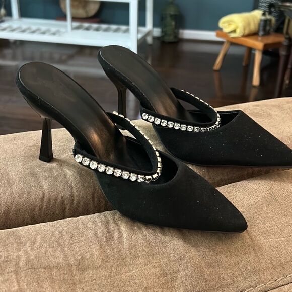 3.75” Heeled‎ Faux-Suede Mules With Rhinestone Accents. Size 4.5. NEW - Picture 3 of 6